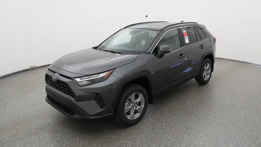 2025 Toyota RAV4 XLE's photo