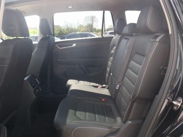 2025 Volkswagen Atlas SEL photo 25