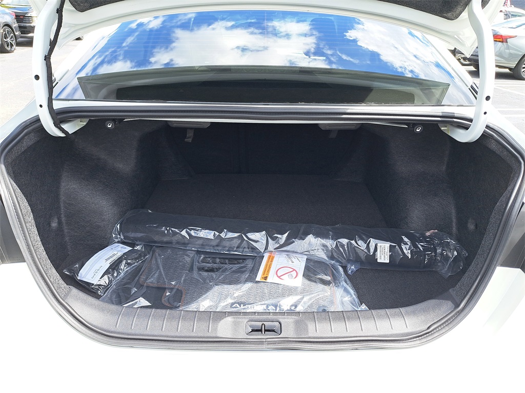 2025 Nissan Altima 2.5 SR photo 10