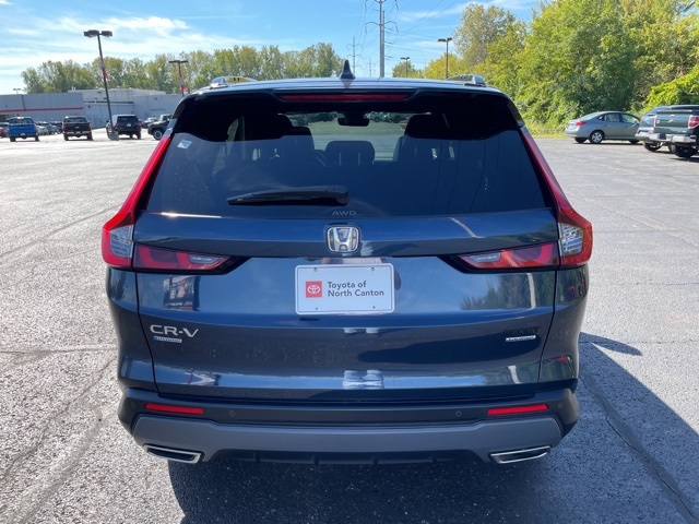 2023 Honda CR-V Hybrid Sport Touring photo 4