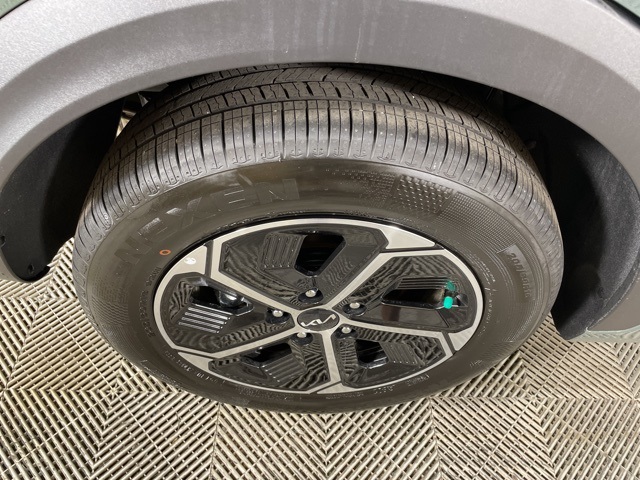 2025 Kia Niro EX Touring photo 10