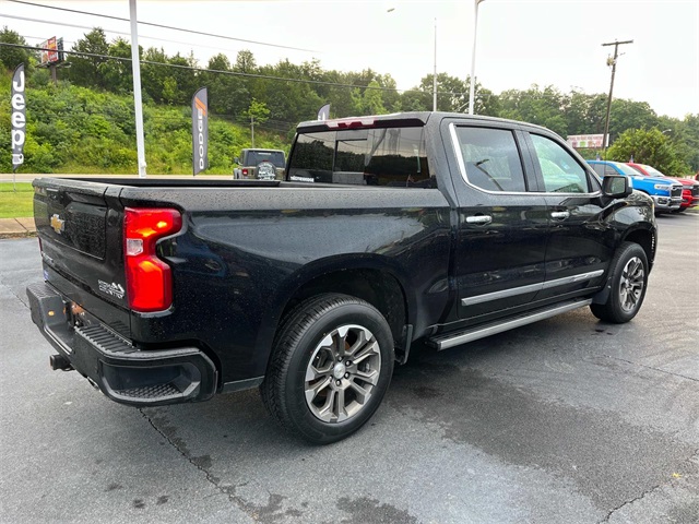2023 Chevrolet Silverado 1500 High Country photo 3