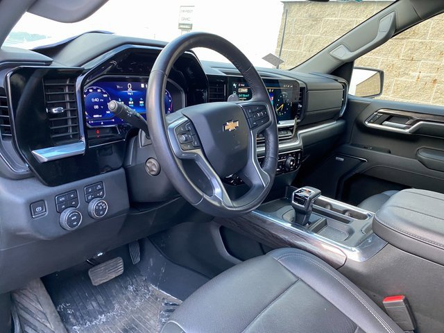 2023 Chevrolet Silverado 1500 LTZ photo 13