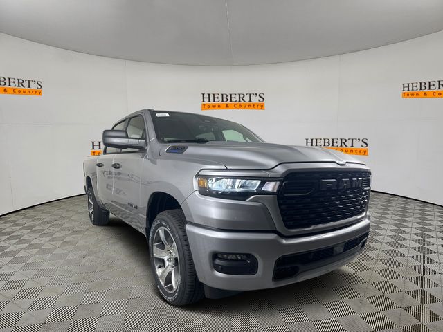 2025 Ram 1500 Tradesman photo 3