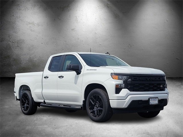 2026 Chevrolet Silverado 1500 Custom photo 3
