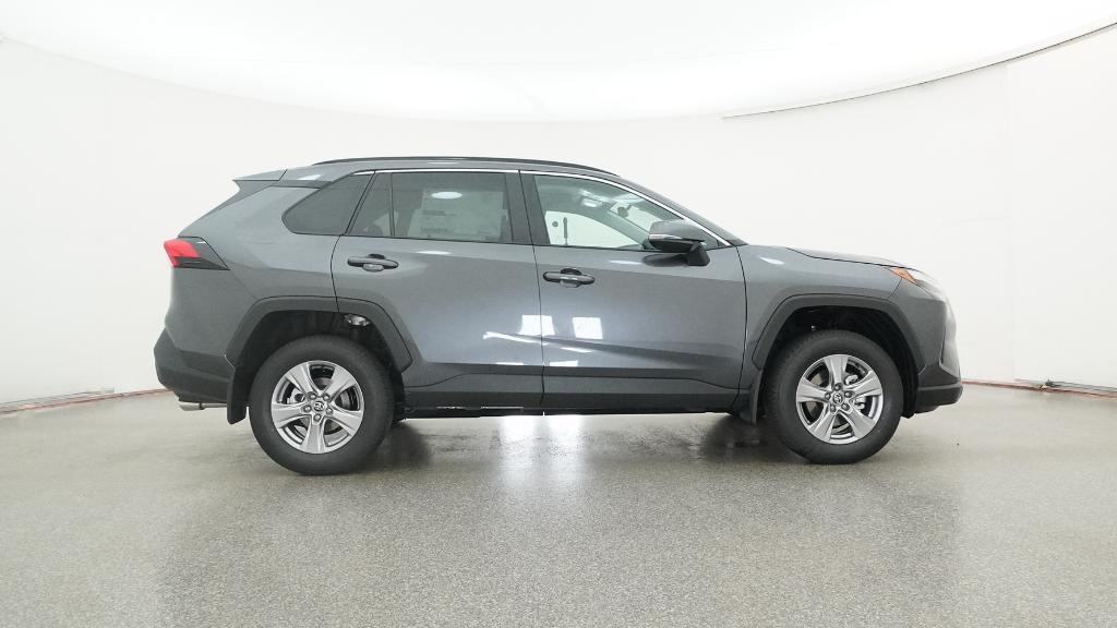 2025 Toyota RAV4 XLE photo 10