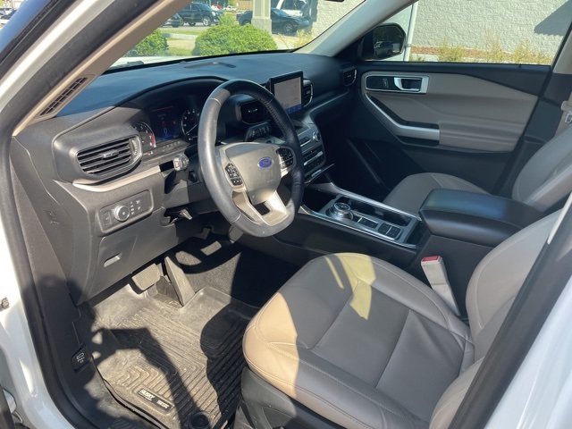 2020 Ford Explorer XLT photo 6