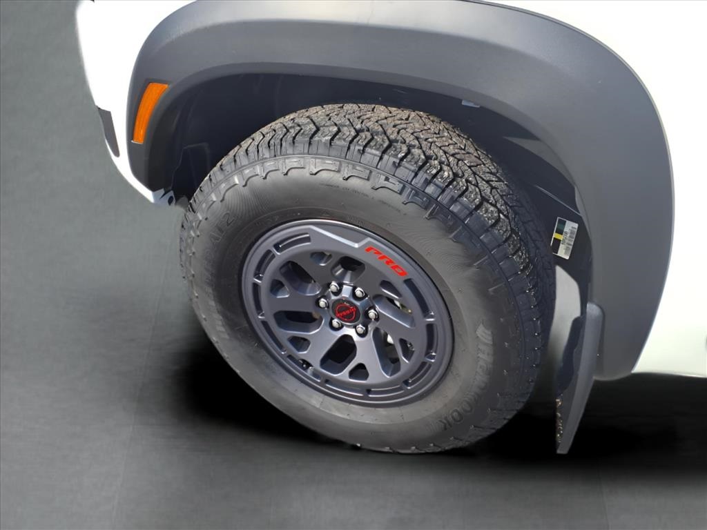 2025 Nissan Frontier PRO-4X photo 6