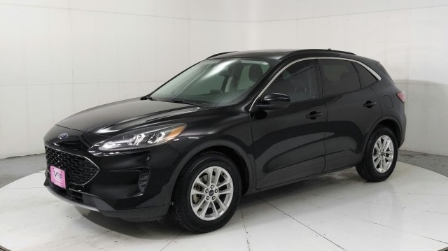 Used 2021 Agate Black Metallic Ford SE image 1