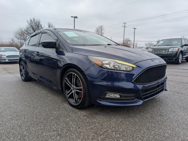 2017 Ford Focus ST's photo