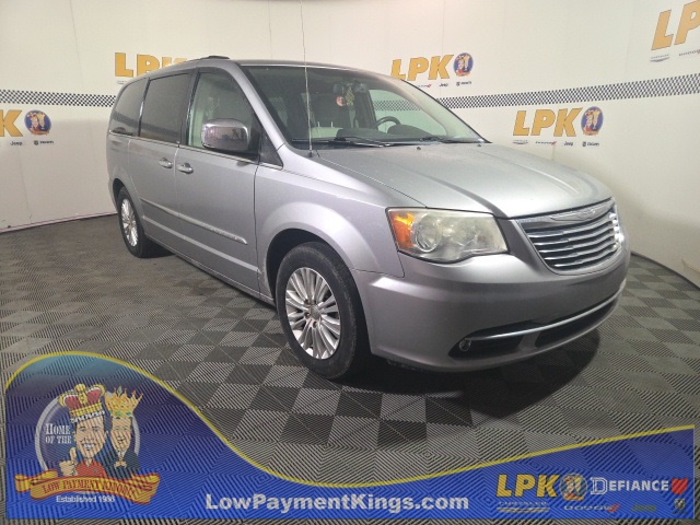 2013 Chrysler Town & Country Touring-L
