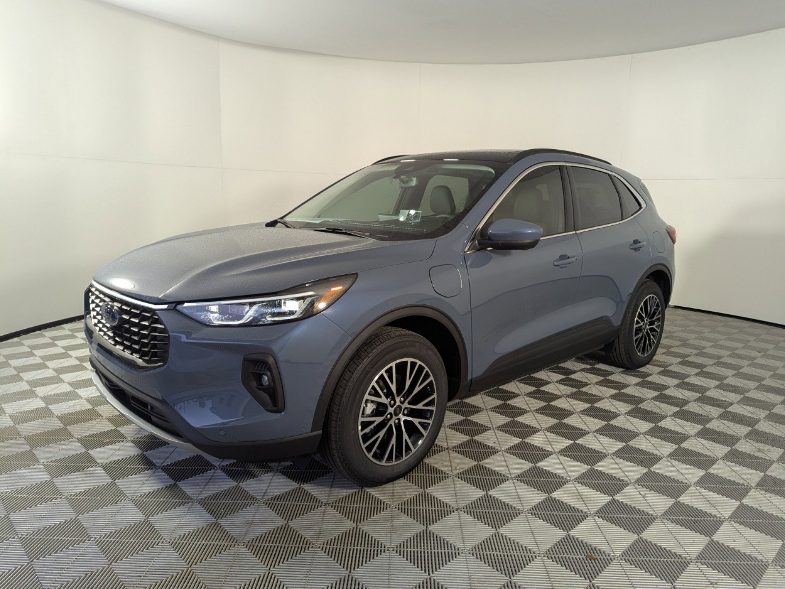2025 Ford Escape photo 4