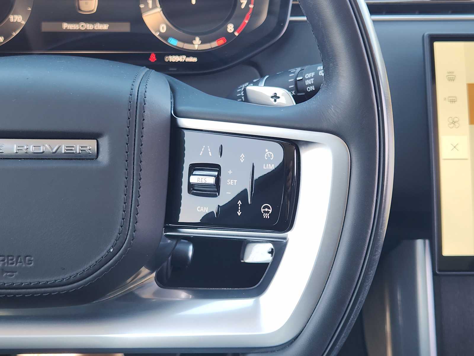 2024 Land Rover Range Rover SE photo 26