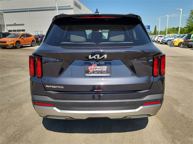 2025 Kia Sorento S photo 2