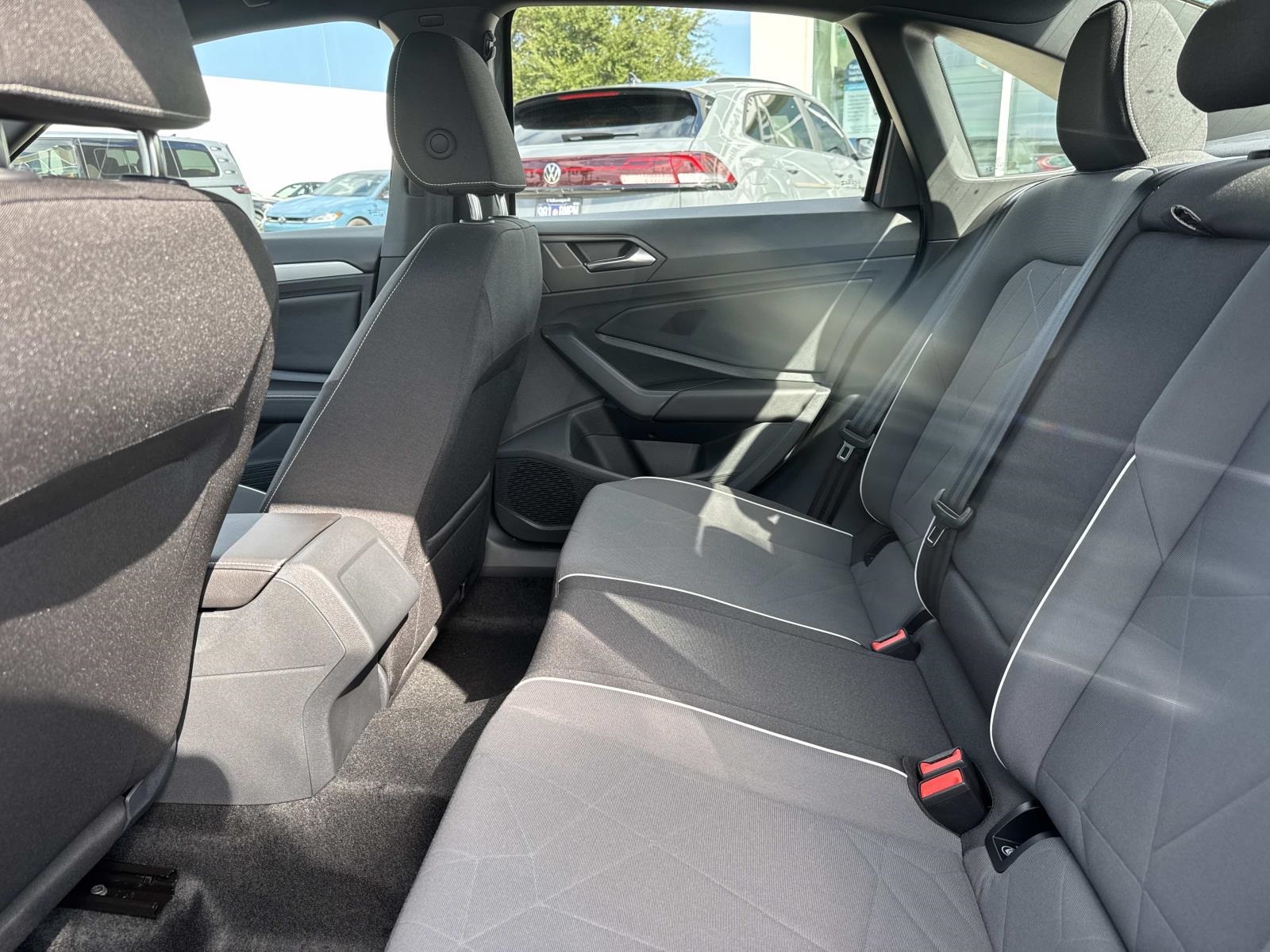 2026 Volkswagen Jetta 1.5T Sport photo 6
