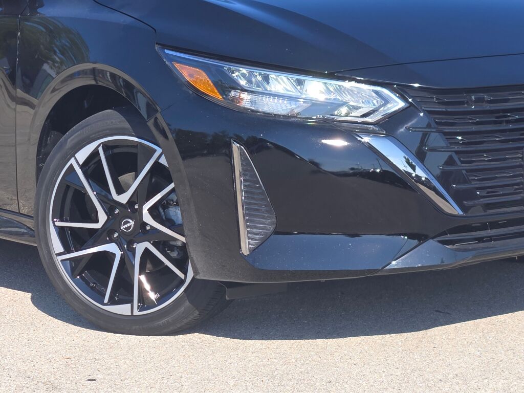 2024 Nissan Sentra SR photo 3