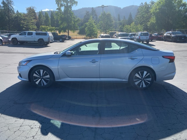 2022 Nissan Altima 2.5 SV photo 5