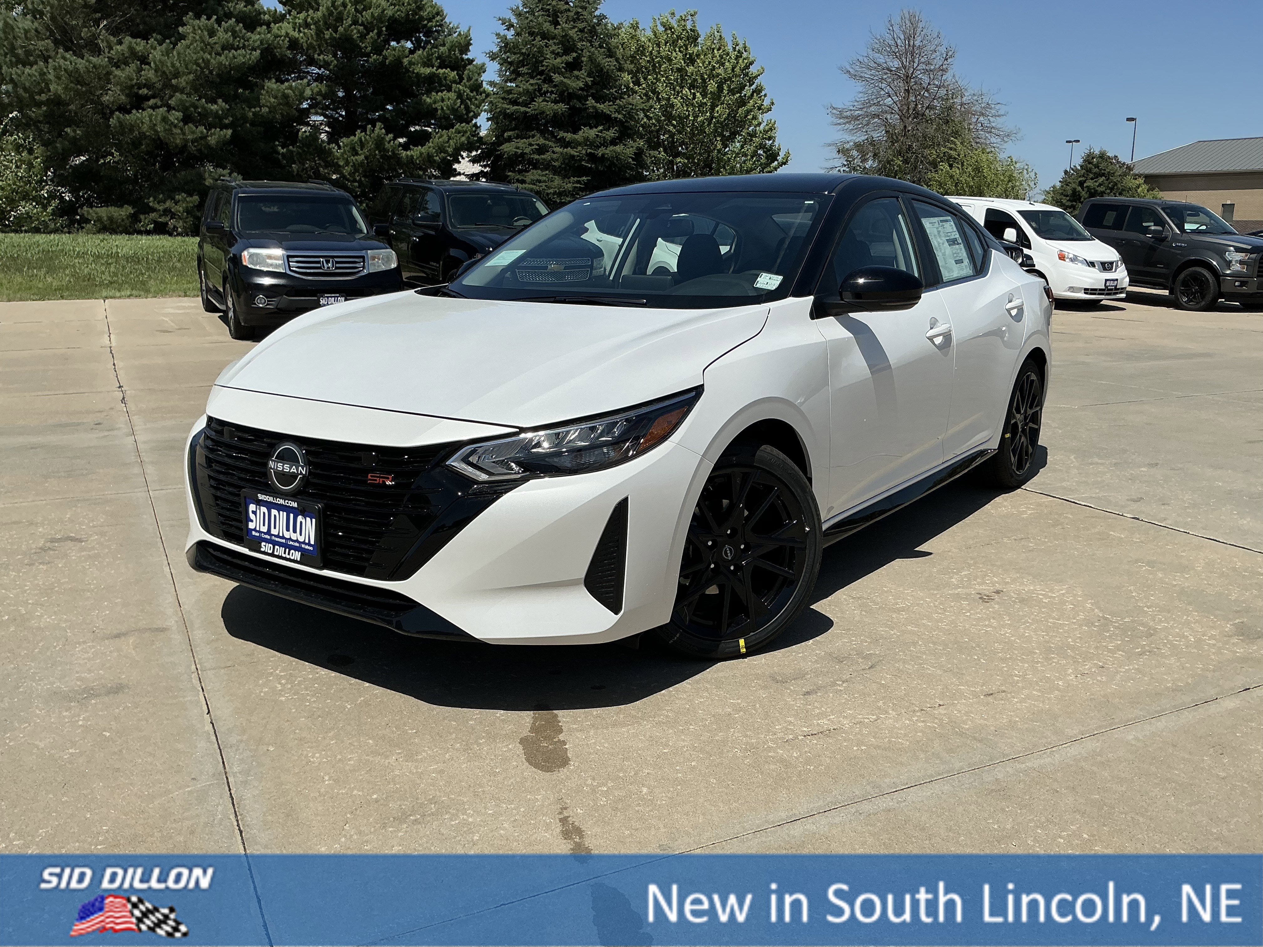 2025 Nissan Sentra SR's photo