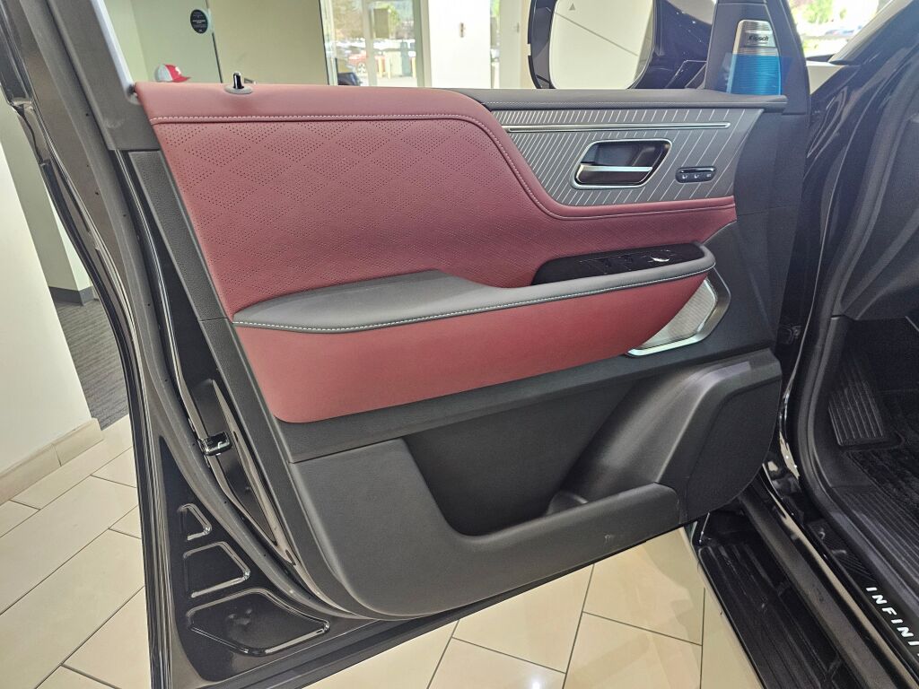 2025 Infiniti QX80 photo 25