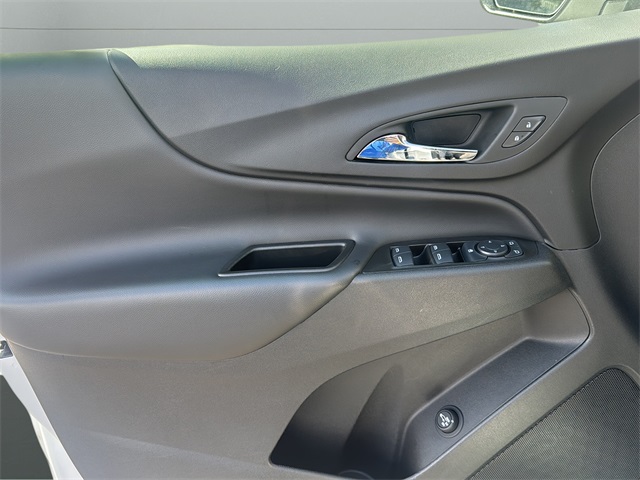 2024 Chevrolet Equinox LT photo 9
