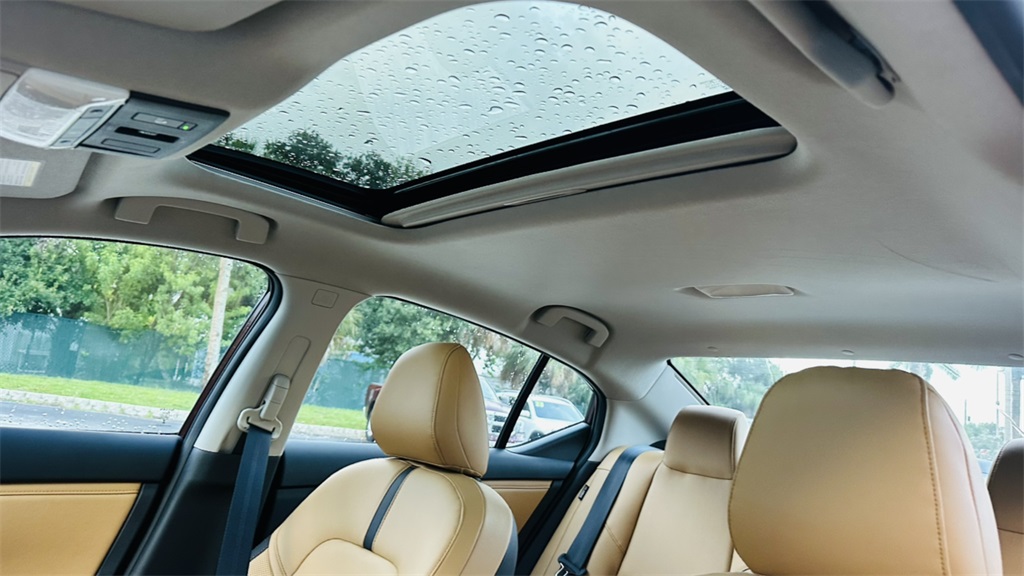 2025 Nissan Sentra SV photo 14