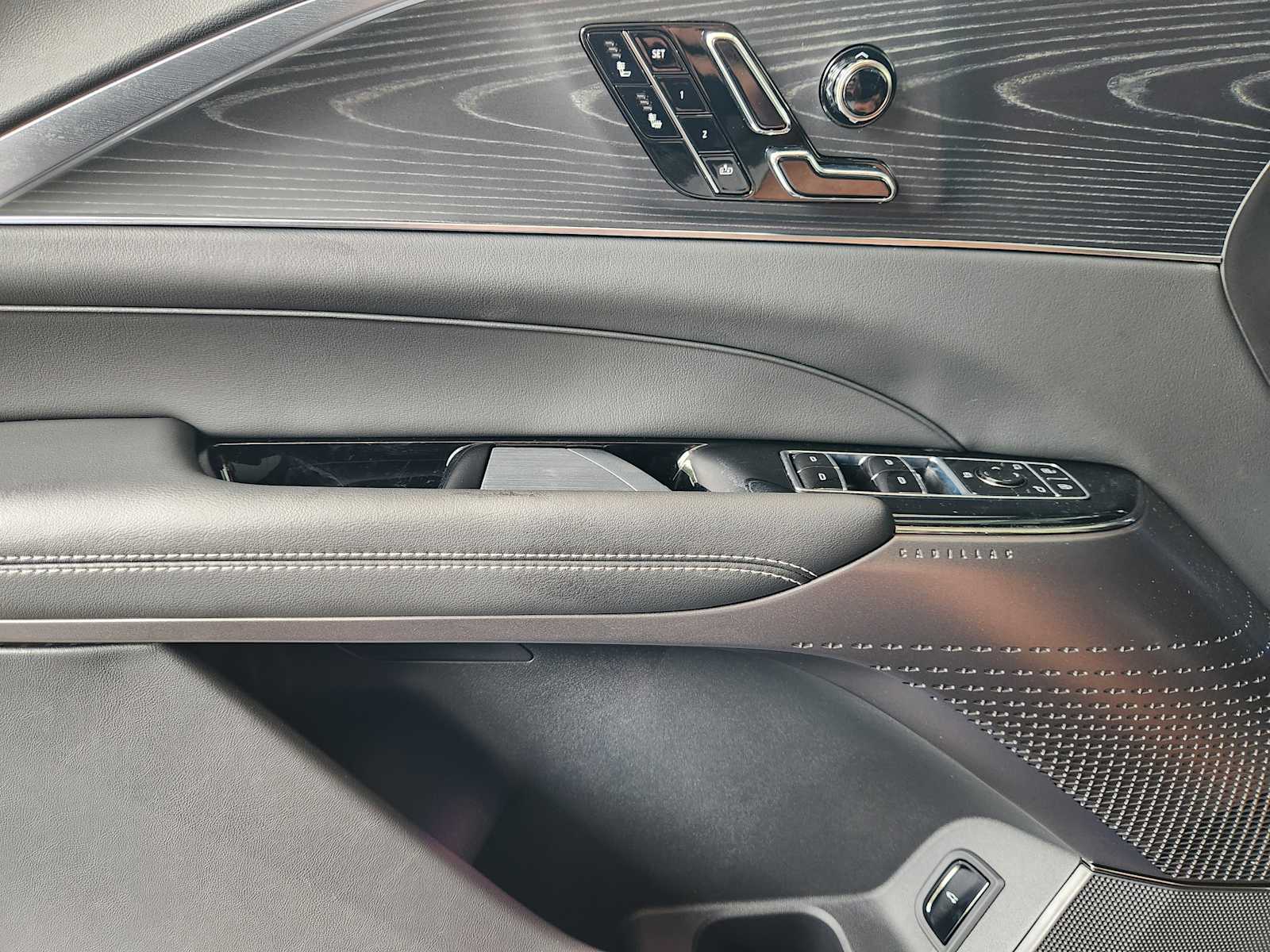 2025 Cadillac Lyriq Sport photo 16