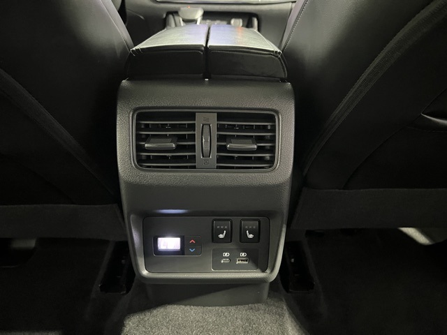 2023 Nissan Rogue Platinum photo 10