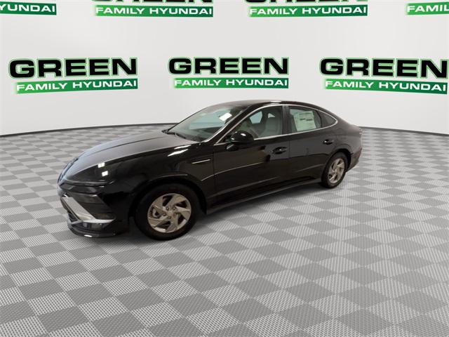 2025 Hyundai Sonata SE photo 2