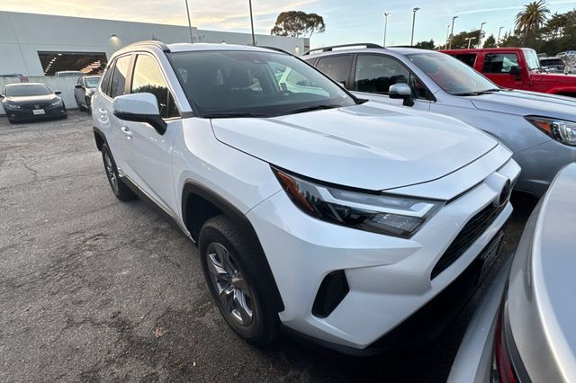 Certified 2025 Toyota RAV4 XLE with VIN 4T3RWRFV1SU176826 for sale in Kansas City