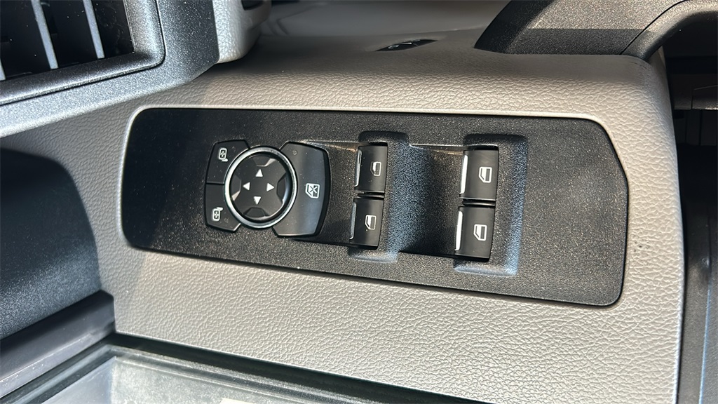 2021 Ford F-350 photo 18