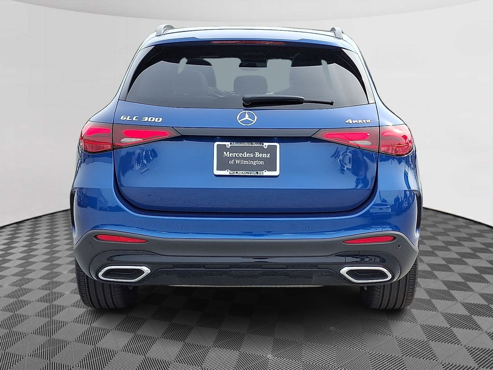 2025 Mercedes Benz GLC 300 4MATIC photo 3