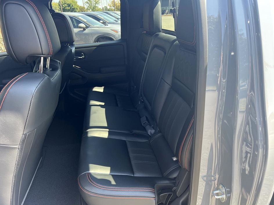 2023 Nissan Frontier PRO-4X photo 15