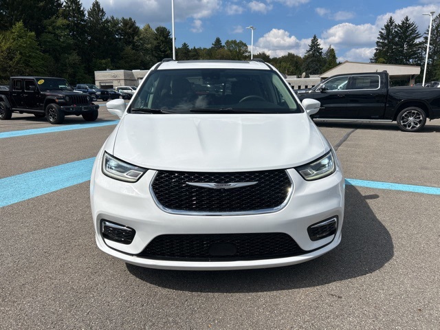 2022 Chrysler Pacifica Touring L photo 7