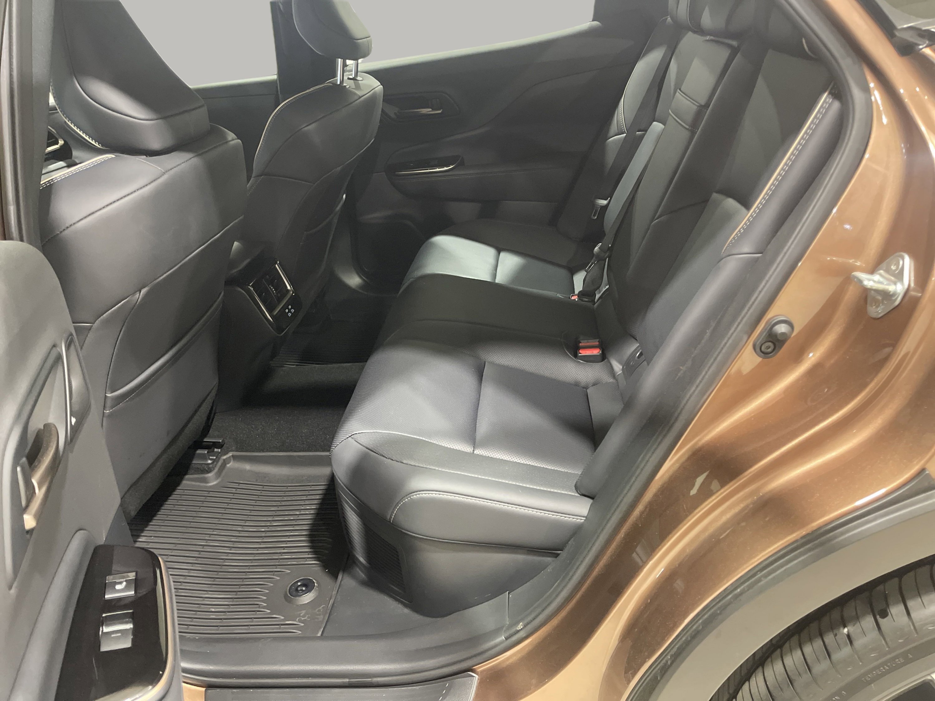 2025 Toyota Crown Platinum photo 10