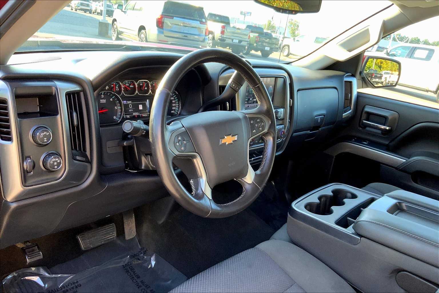2017 Chevrolet Silverado 1500 LT photo 16