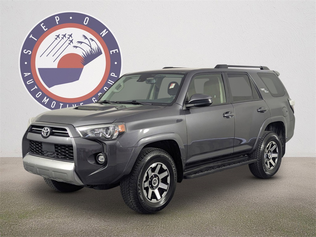 2022 Toyota 4Runner TRD Off-Road photo 2