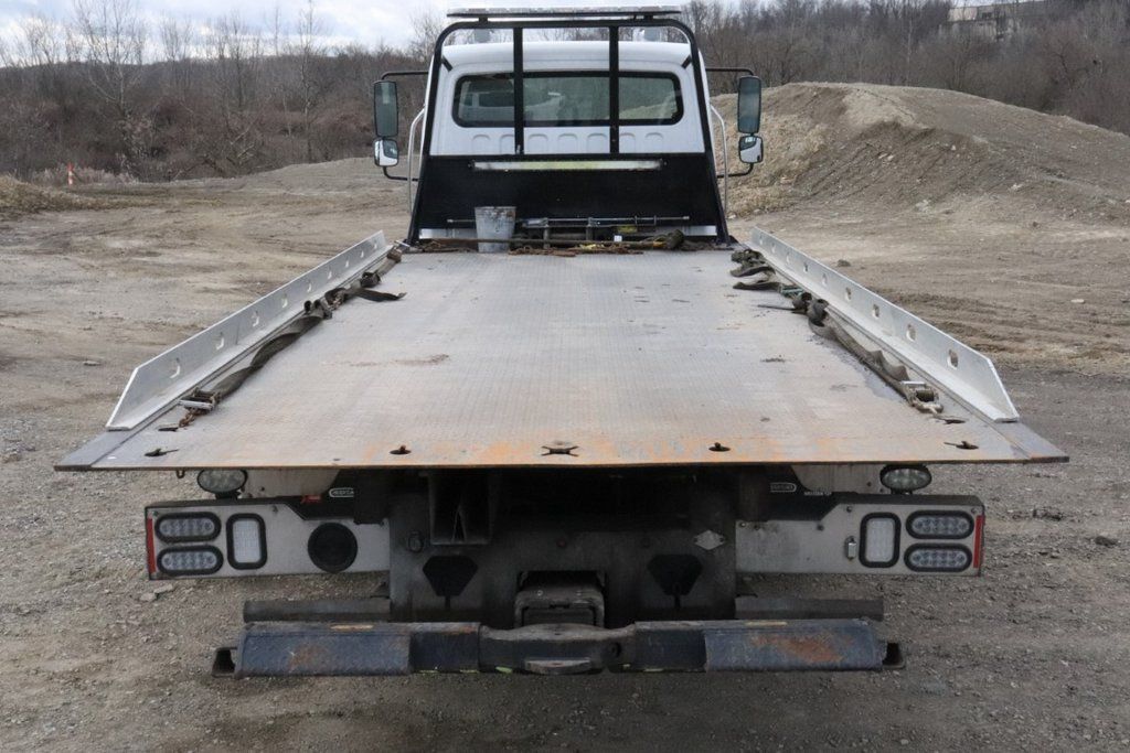 2021 Freightliner M2 photo 3