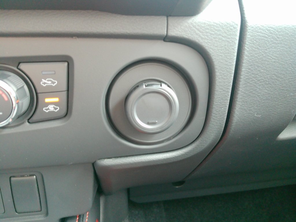 2025 Nissan Frontier Crew Cab PRO-4X photo 33
