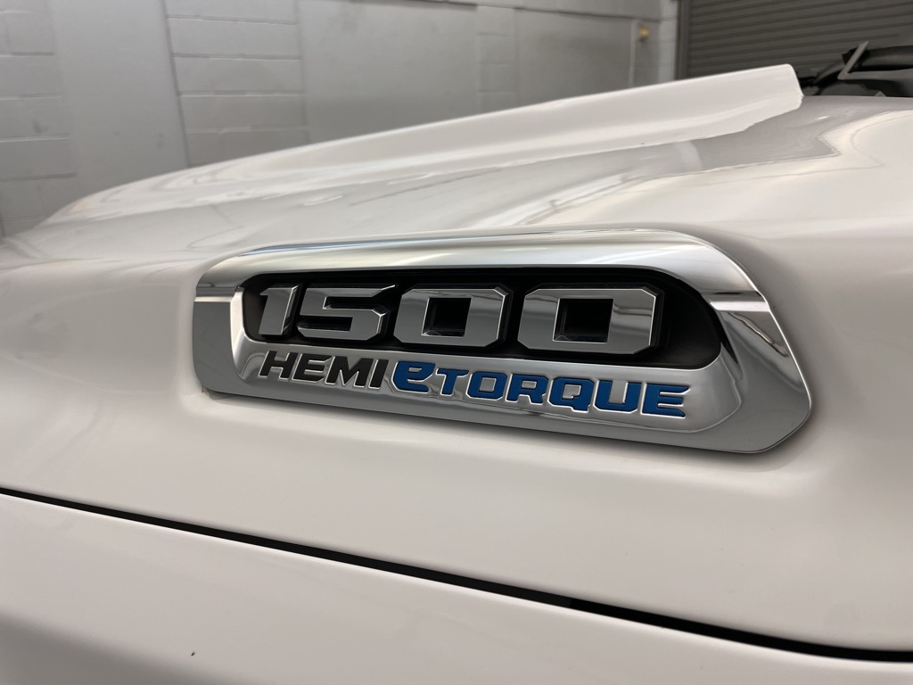 2024 Ram 1500 Laramie photo 9