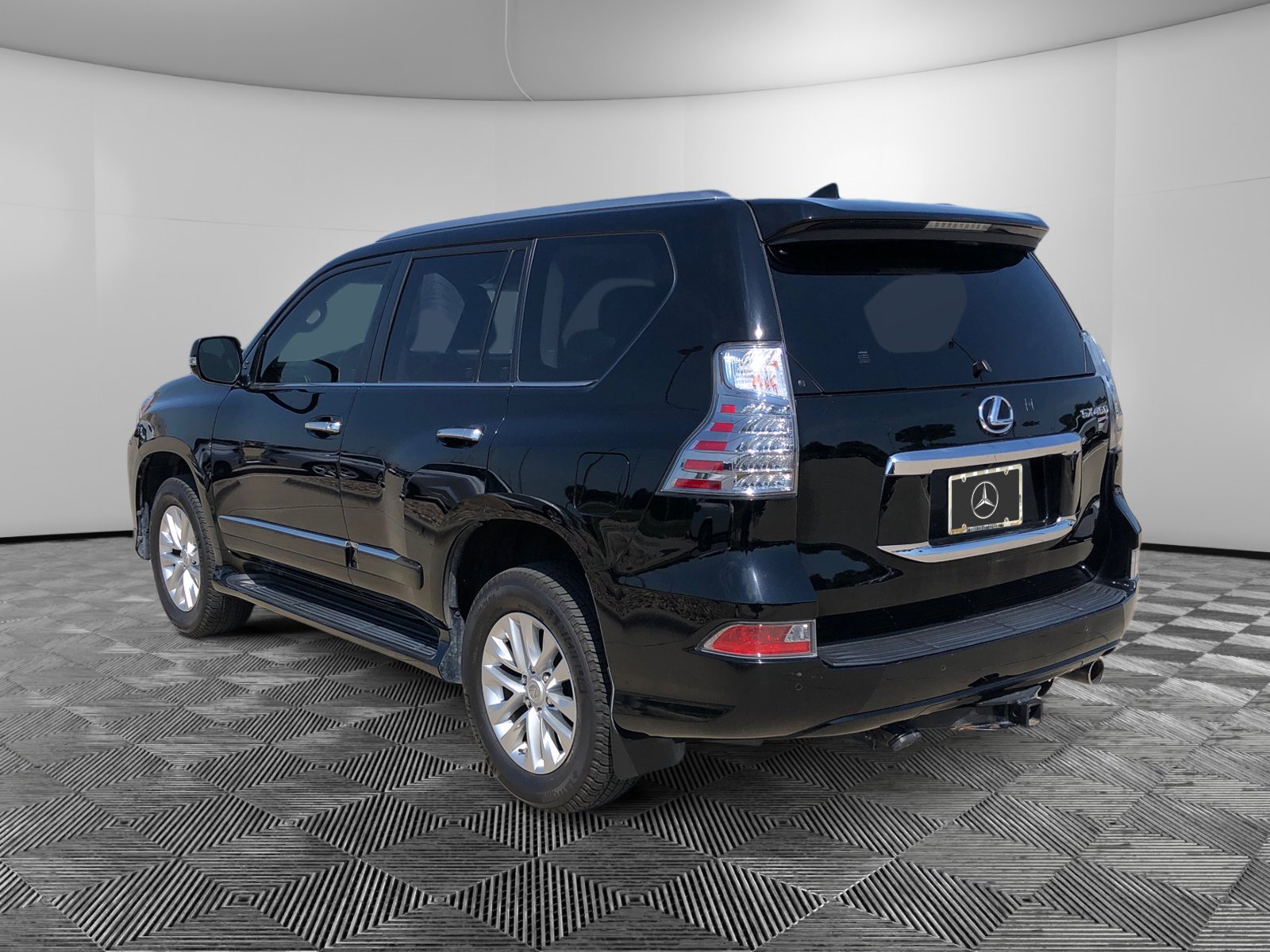 2017 Lexus GX 460 photo 2