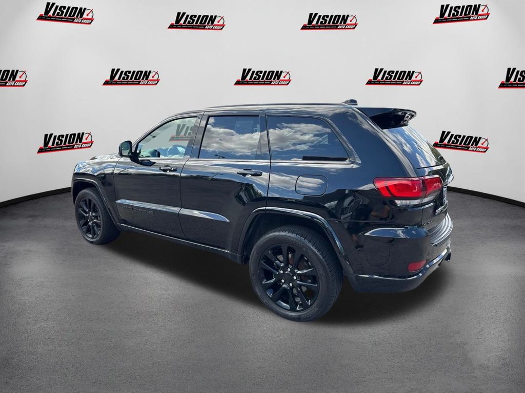2021 Jeep Grand Cherokee Laredo X photo 7