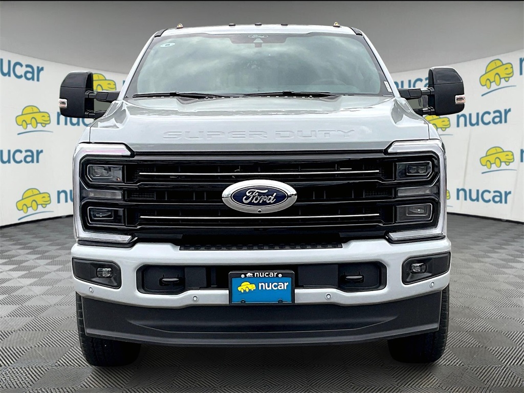 2025 Ford F-350 photo 2
