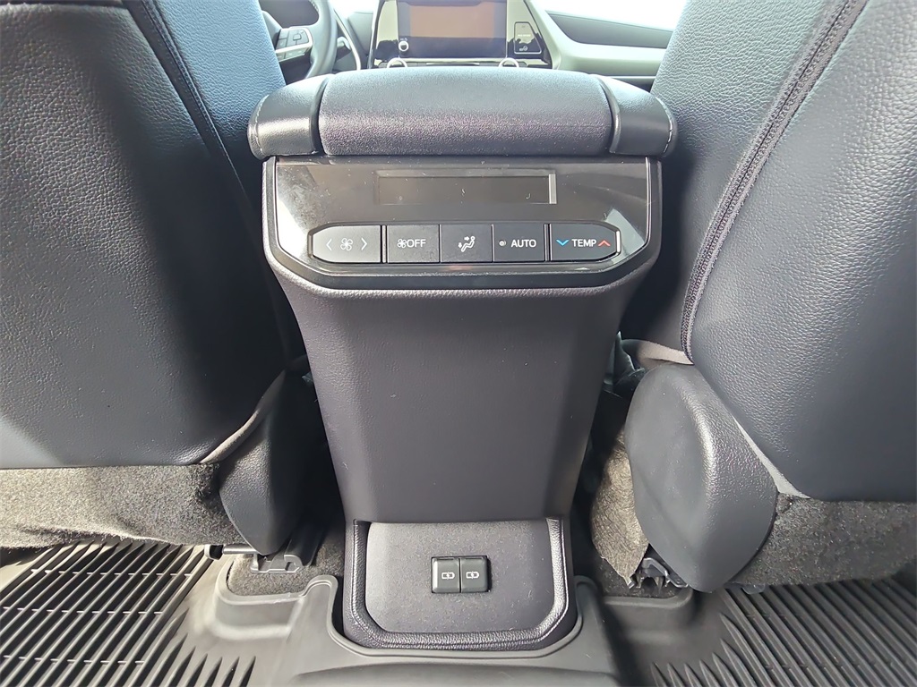 2023 Toyota Highlander XLE photo 32