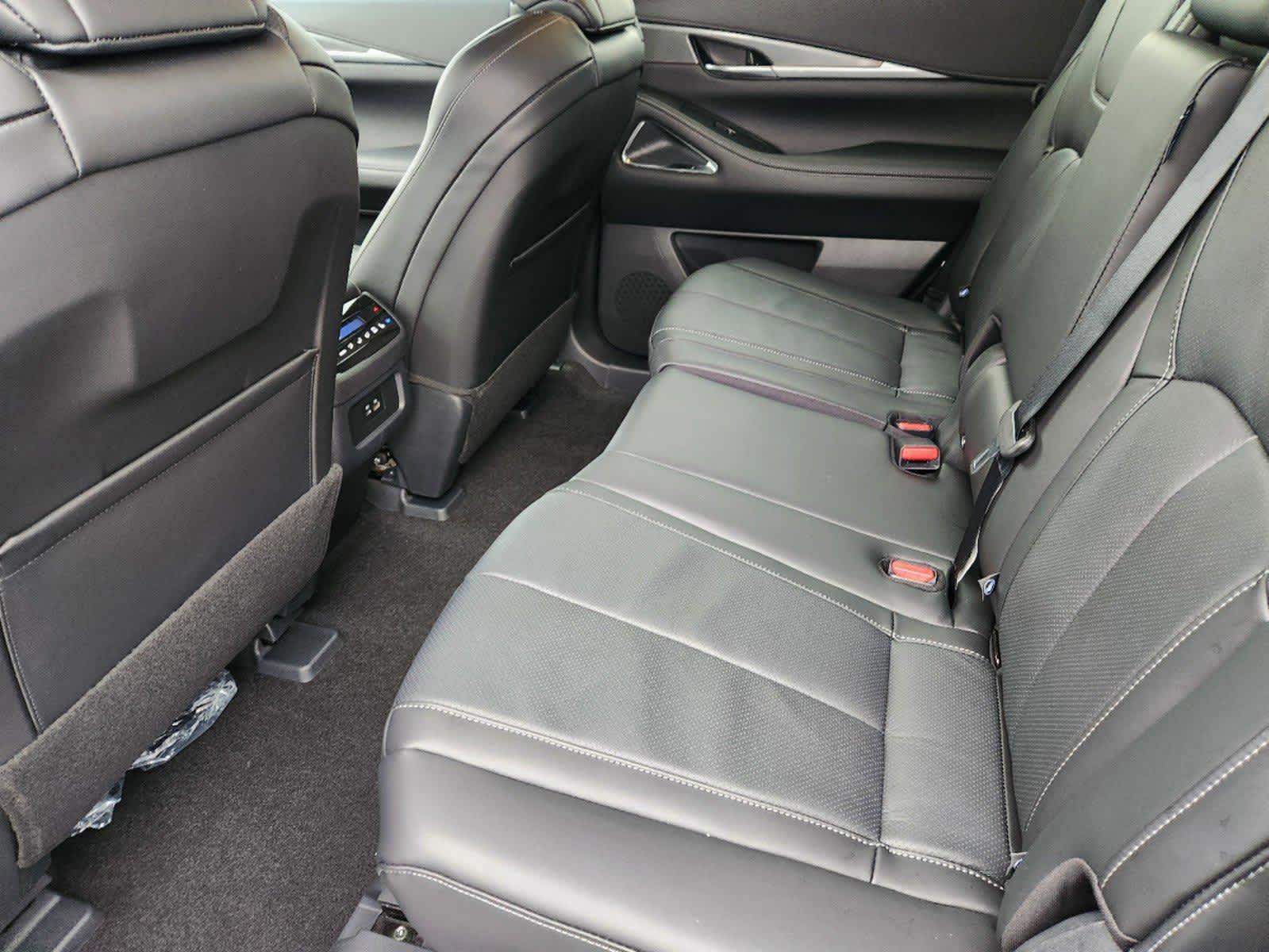 2025 Infiniti QX60 Luxe photo 16