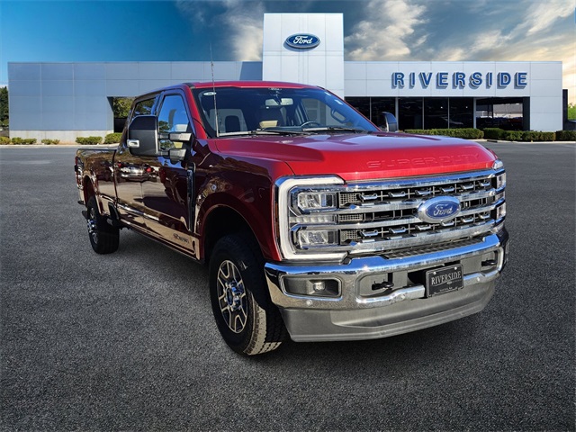 2024 Ford F-350 Super Duty Lariat's photo