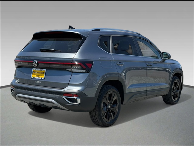 2025 Volkswagen Taos SE photo 4