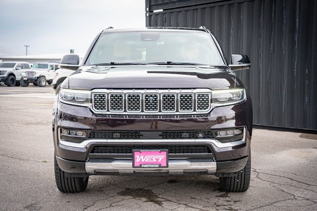 2023 Jeep Grand Wagoneer III photo 3
