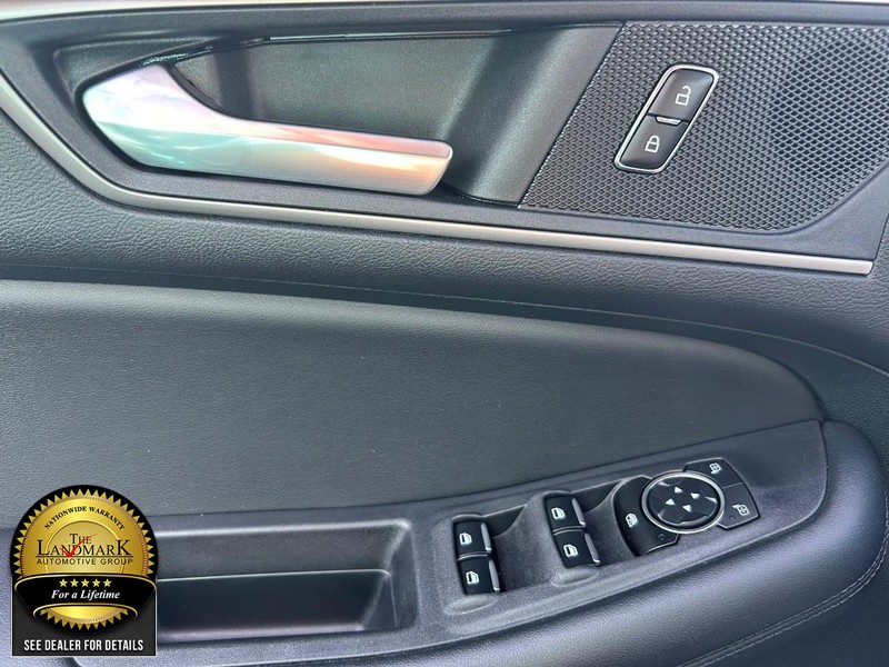 2023 Ford Edge SEL photo 7
