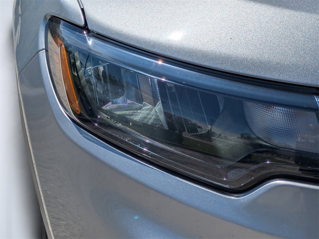 2022 Jeep Compass Latitude photo 9