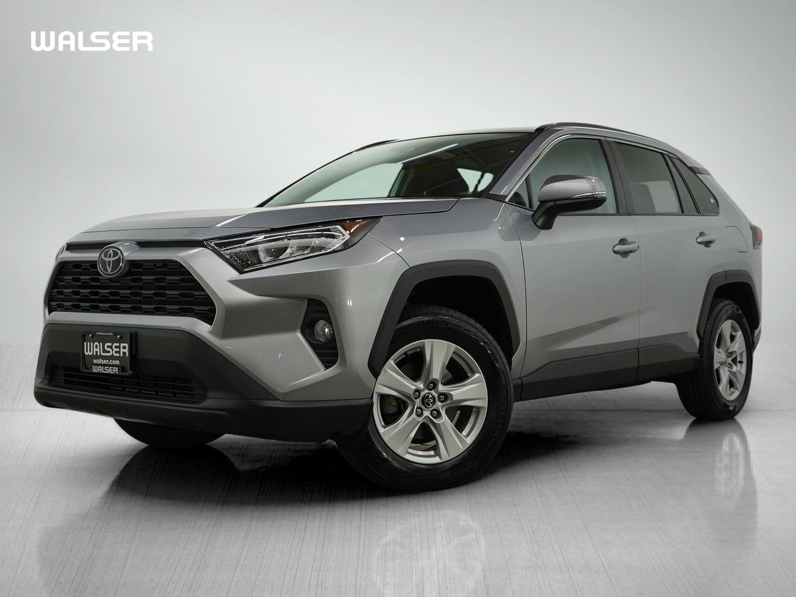 2021 Toyota RAV4 XLE's photo